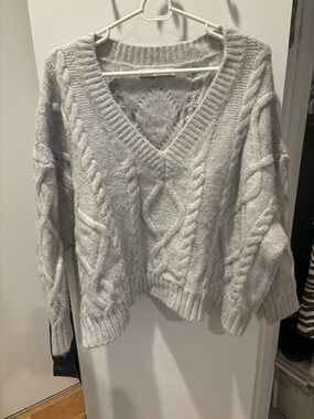 Zara Light Gray Cable Knit V-Neck Sweater